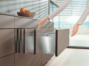 Blum TIP-ON BLUMOTION